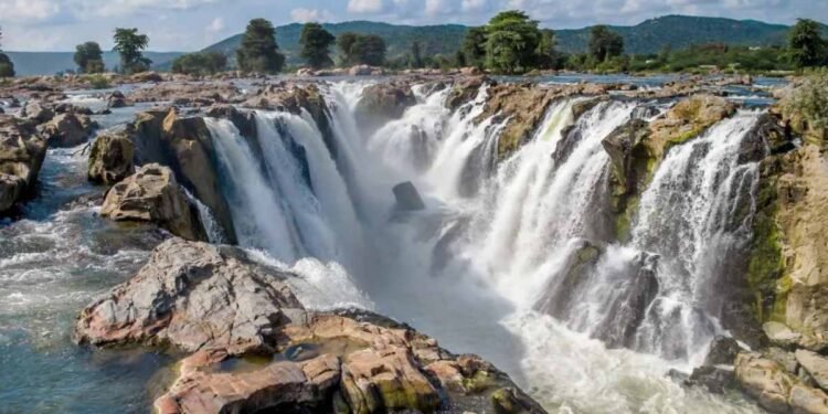 hogenakkal waterfalls